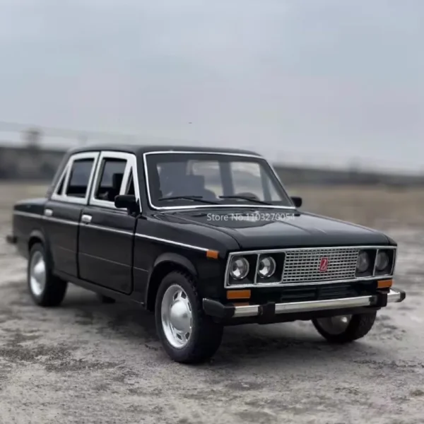 1/24 LADA 2106 Diecast Alloy Car Model Toy Metal Body Door Can Opened Toy Car Pull Back Sound Light Rubber Tire Vehicle Boy Gift - Image 2